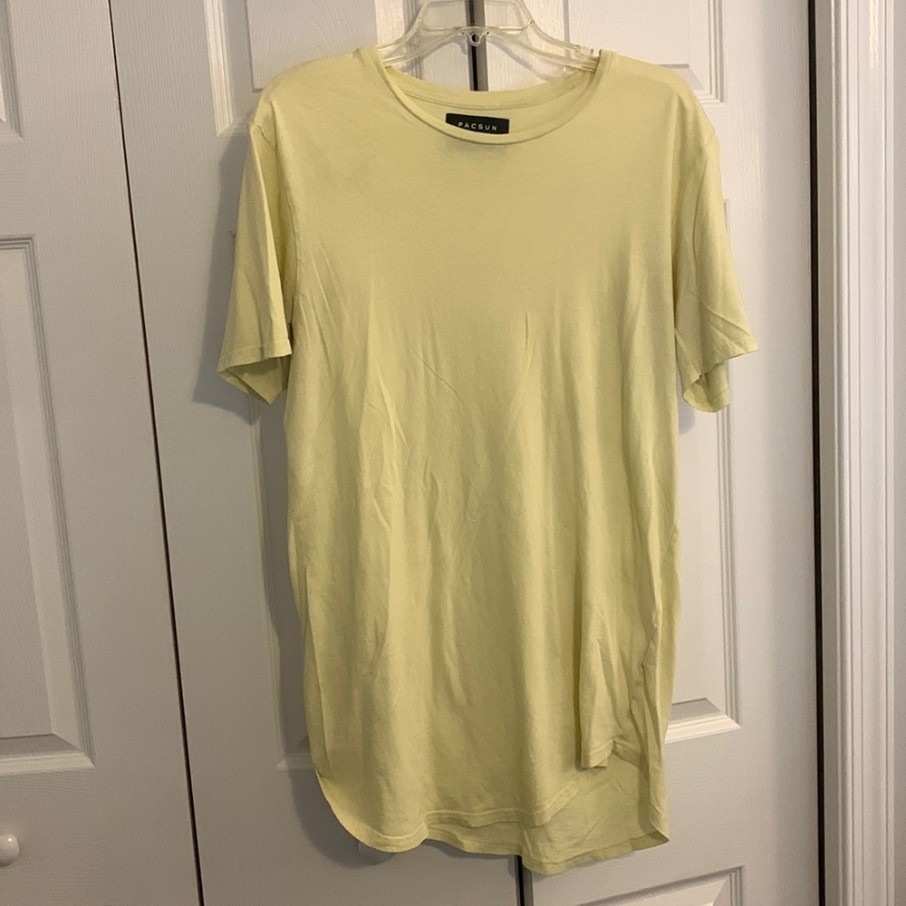Mens Medium Pacsun Yellow Scallop Tee